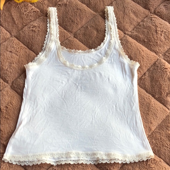 ❤️Soft & sexy lace tank/camisole - Picture 2 of 4